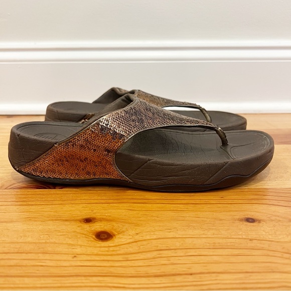 Fitflop Shoes - FitFlop Electra Bronze Toe Post Sandals Womens 9 Metallic Sequins Comfort